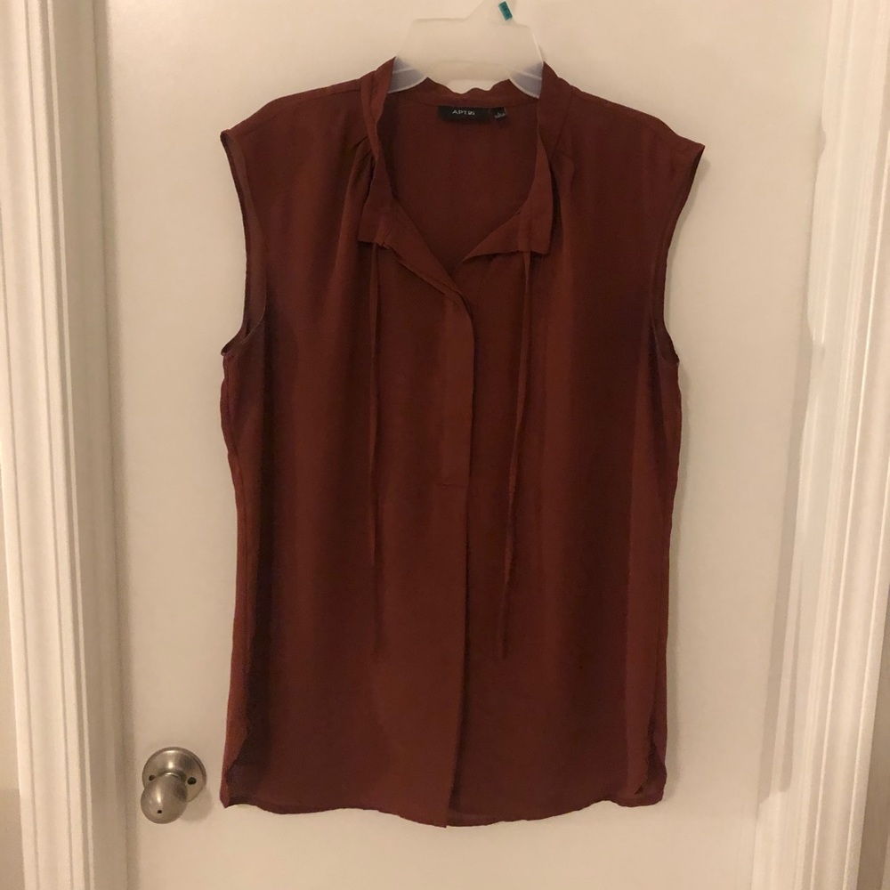 Burgundy Apt 9 sleeveless blouse